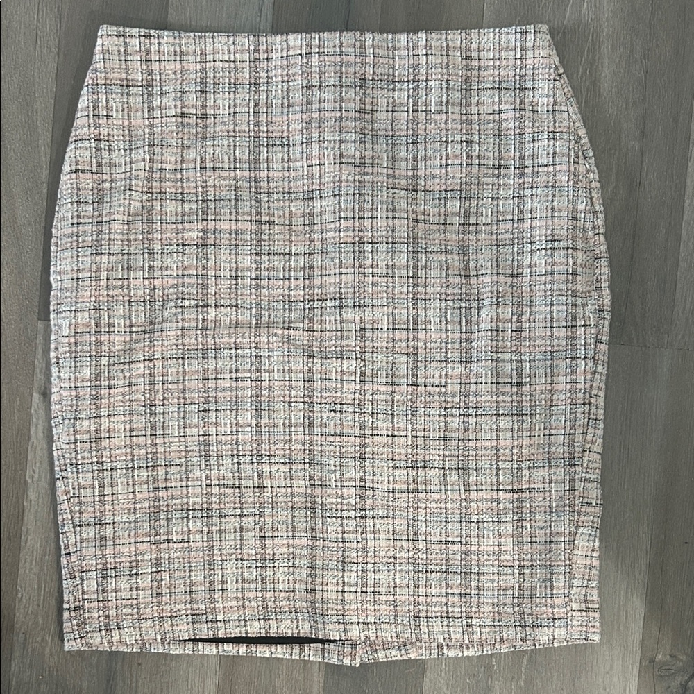 Banana Republic Black and White Tweed Pencil Skirt